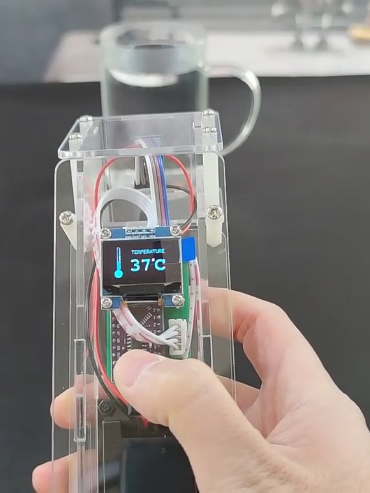 ميزان حرارة الجبين من الأكريلي - مراجعة Coding Robot Toy وسعره
